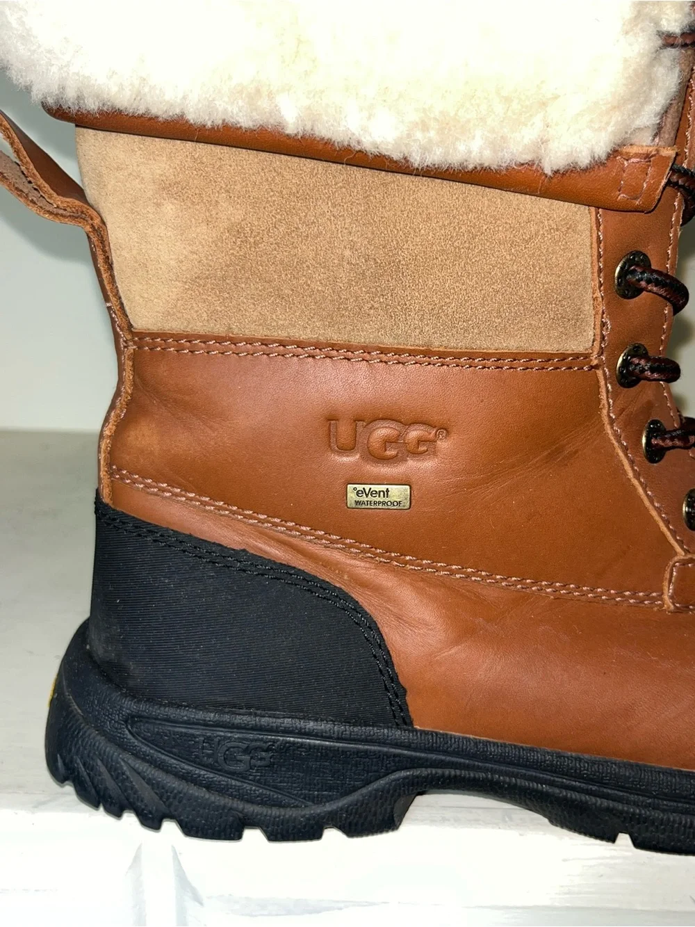 UGG Men’s Butte Leather Snow Boots Size 8